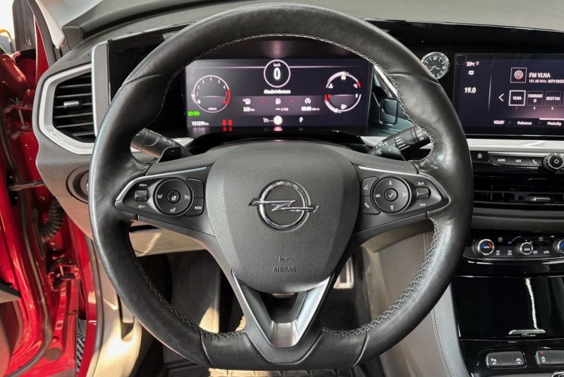  Ponuka vozidiel / Opel Grandland 1.2 TURBO S S A/T - video