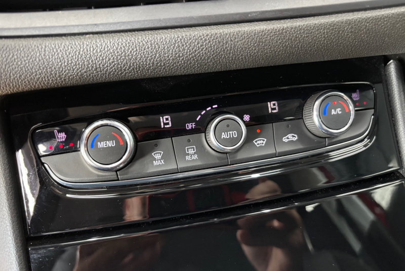  Ponuka vozidiel / Opel Grandland 1.2 TURBO S S A/T - video