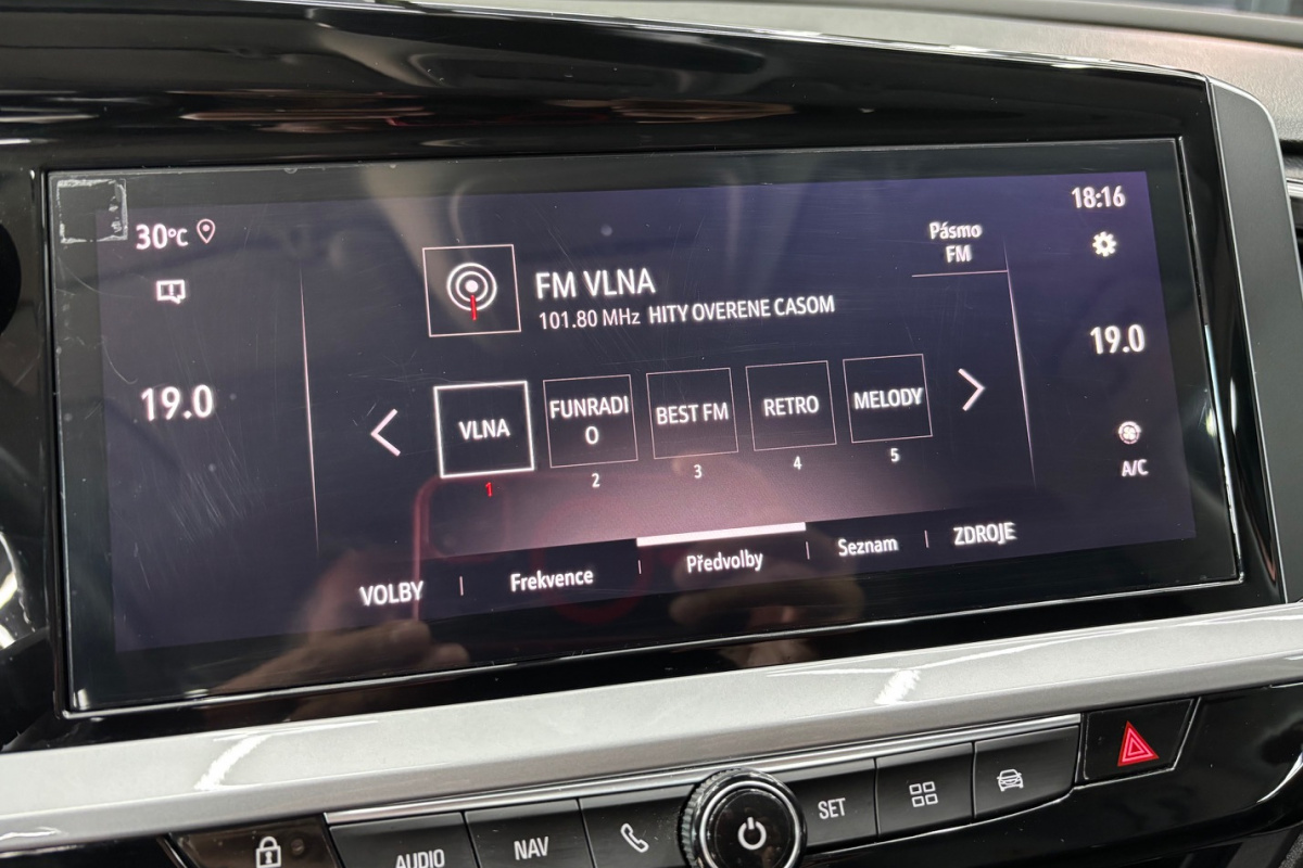 Ponuka vozidiel / Opel Grandland 1.2 TURBO S S A/T - video