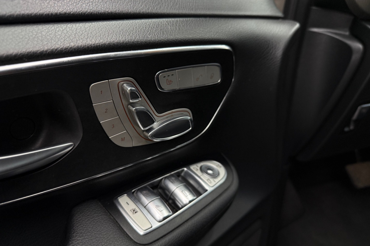 Ponuka vozidiel / Mercedes-Benz V trieda V250 d lang A/T 4Matic  - video