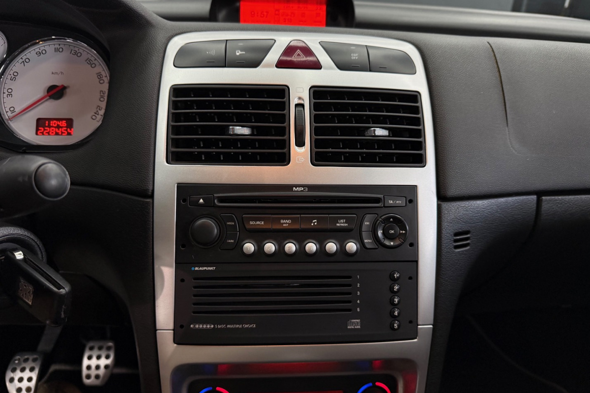 Ponuka vozidiel / Peugeot 307 CC 2.0 HDi Dynamique - video