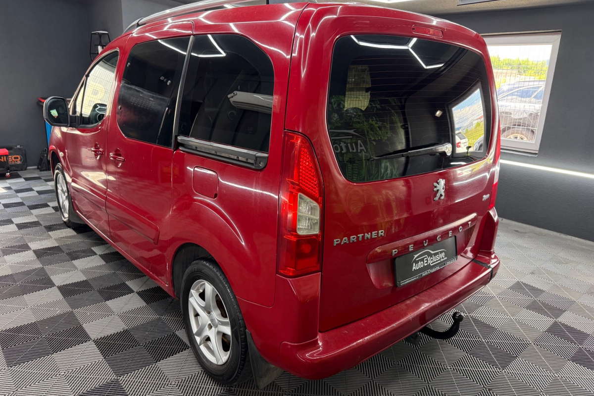 Ponuka vozidiel / Peugeot Partner Tepee 1.6 HDi FAP 92k Happy Family - video