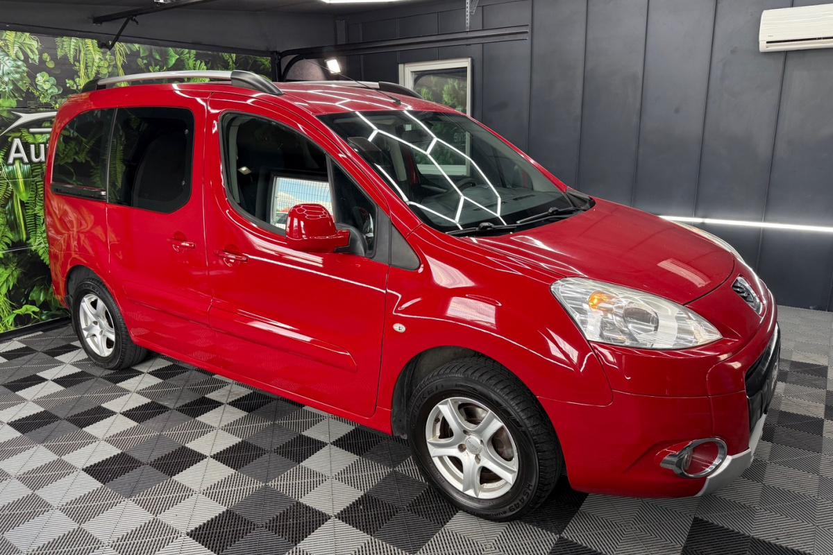 Ponuka vozidiel / Peugeot Partner Tepee 1.6 HDi FAP 92k Happy Family - video