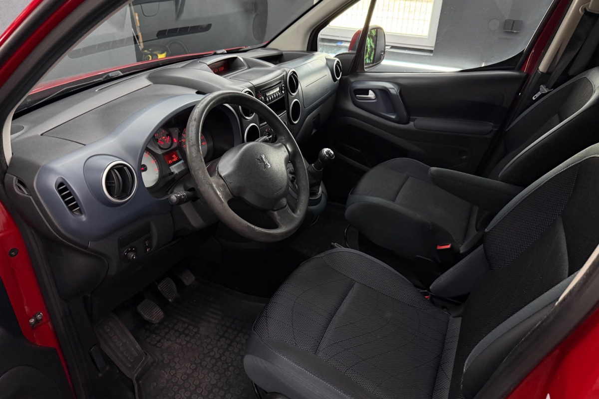 Ponuka vozidiel / Peugeot Partner Tepee 1.6 HDi FAP 92k Happy Family - video