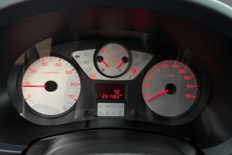  Ponuka vozidiel / Peugeot Partner Tepee 1.6 HDi FAP 92k Happy Family - video