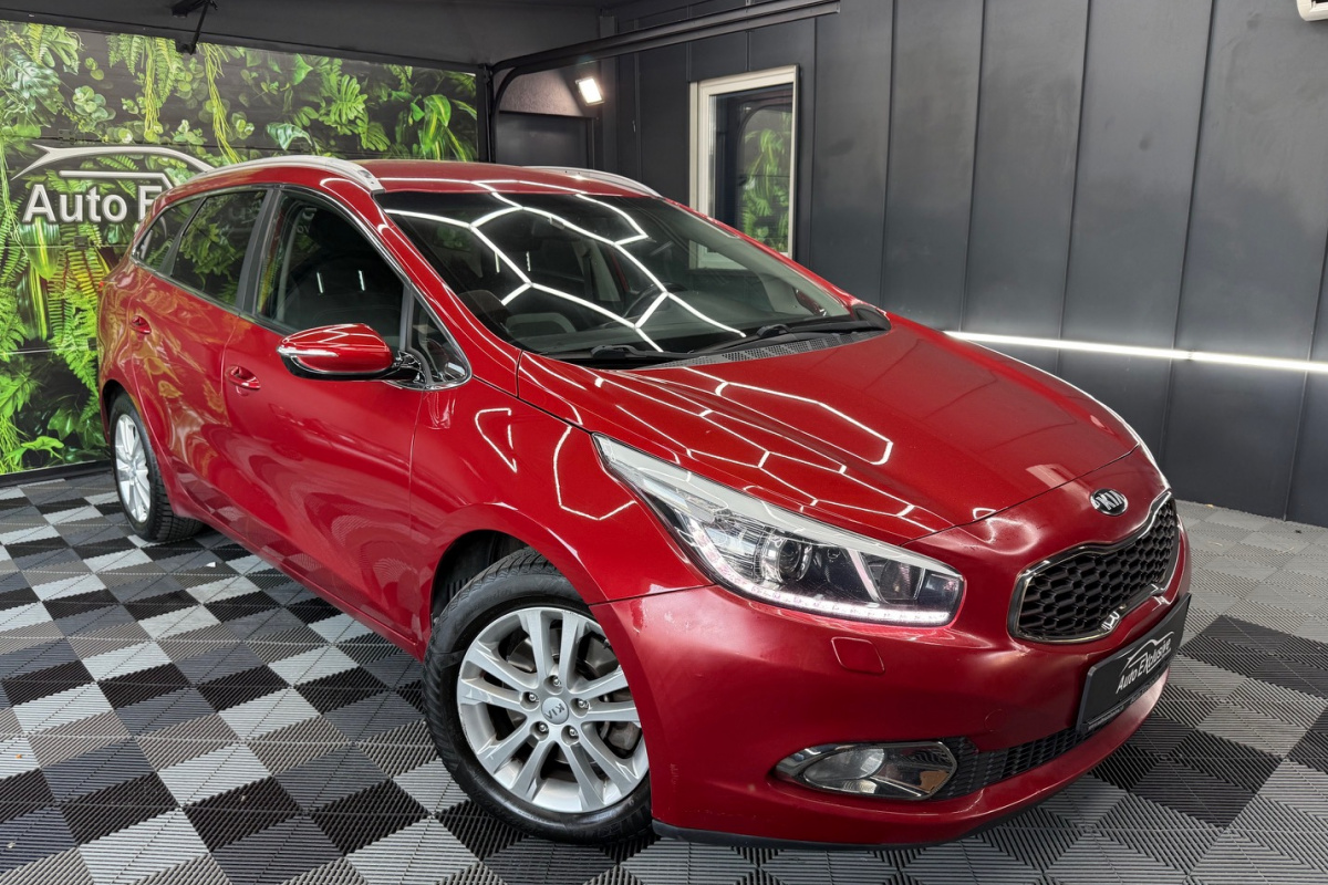 Ponuka vozidiel / Kia Cee´d SW 1.6 CRDi EX/Gold A/T - video