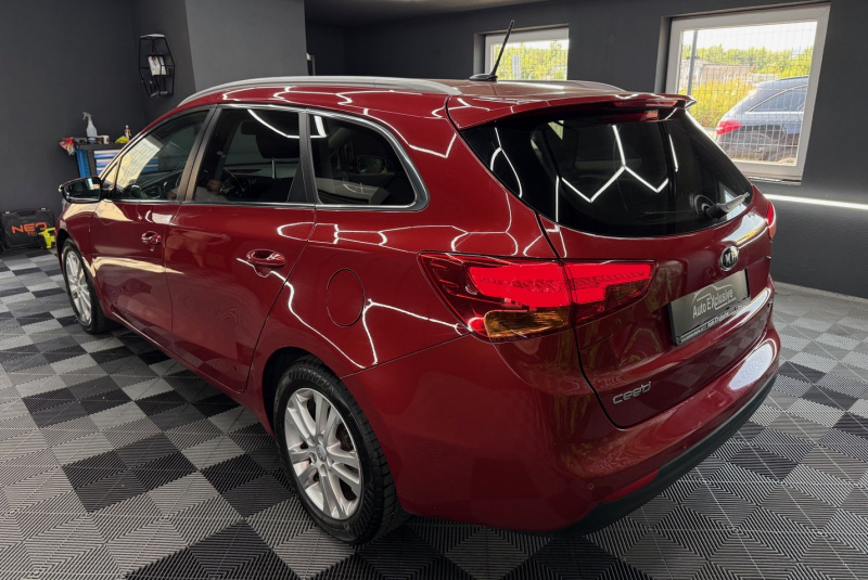 Ponuka vozidiel / Kia Cee´d SW 1.6 CRDi EX/Gold A/T - video Ponuka vozidiel / Kia Cee´d SW 1.6 CRDi EX/Gold A/T - video