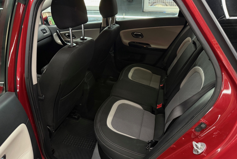  Ponuka vozidiel / Kia Cee´d SW 1.6 CRDi EX/Gold A/T - video