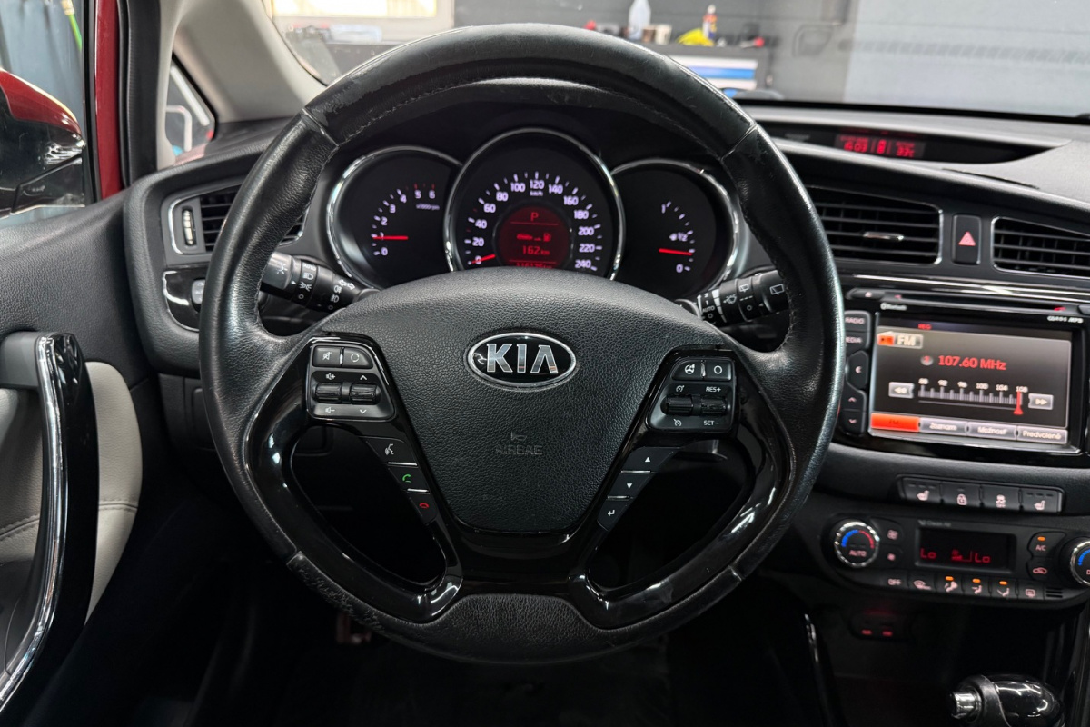 Ponuka vozidiel / Kia Cee´d SW 1.6 CRDi EX/Gold A/T - video
