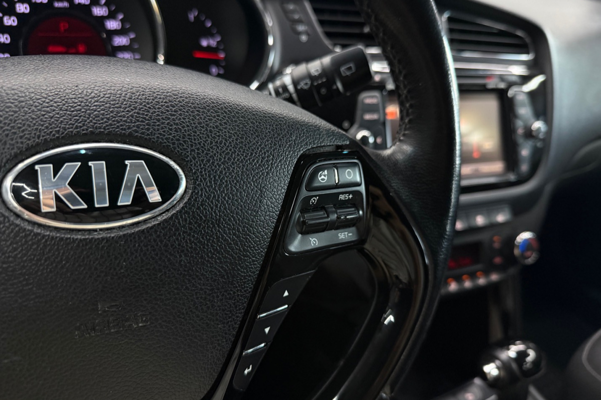 Ponuka vozidiel / Kia Cee´d SW 1.6 CRDi EX/Gold A/T - video