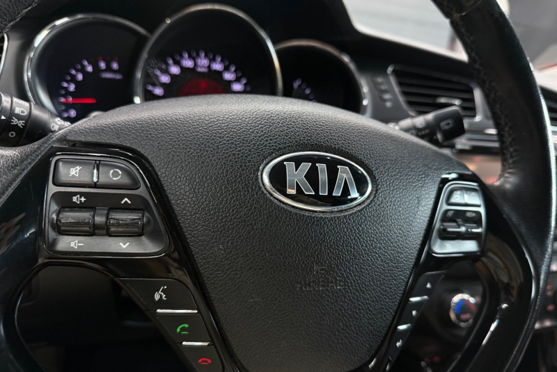 Ponuka vozidiel / Kia Cee´d SW 1.6 CRDi EX/Gold A/T - video Ponuka vozidiel / Kia Cee´d SW 1.6 CRDi EX/Gold A/T - video