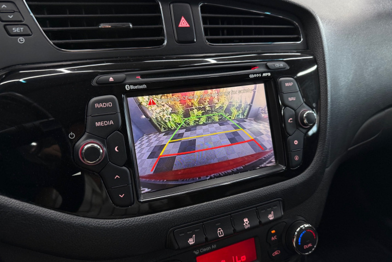  Ponuka vozidiel / Kia Cee´d SW 1.6 CRDi EX/Gold A/T - video