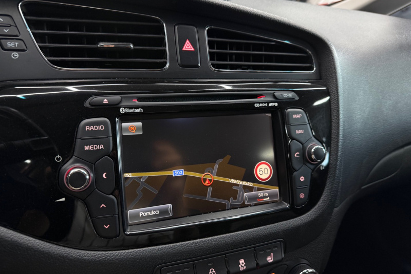  Ponuka vozidiel / Kia Cee´d SW 1.6 CRDi EX/Gold A/T - video