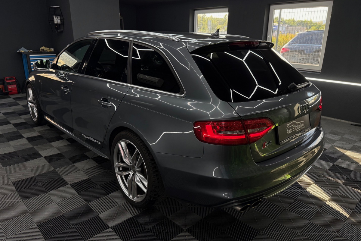 Ponuka vozidiel / Audi S4 Avant 3.0 TFSI QUATTRO AUTOMAT - video