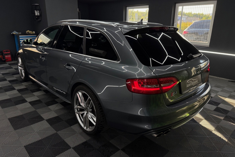  Ponuka vozidiel / Audi S4 Avant 3.0 TFSI QUATTRO AUTOMAT - video
