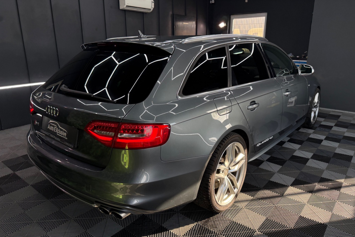 Ponuka vozidiel / Audi S4 Avant 3.0 TFSI QUATTRO AUTOMAT - video