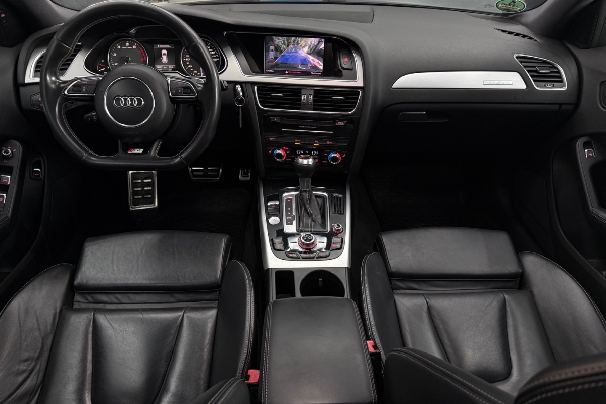 Ponuka vozidiel / Audi S4 Avant 3.0 TFSI QUATTRO AUTOMAT - video