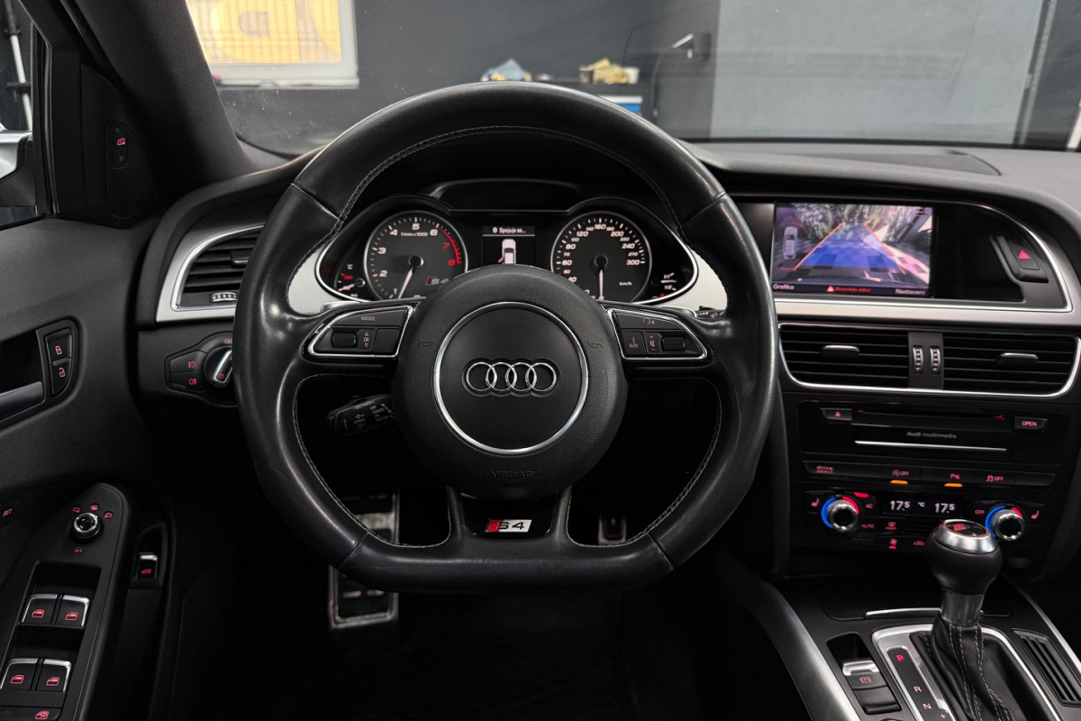 Ponuka vozidiel / Audi S4 Avant 3.0 TFSI QUATTRO AUTOMAT - video