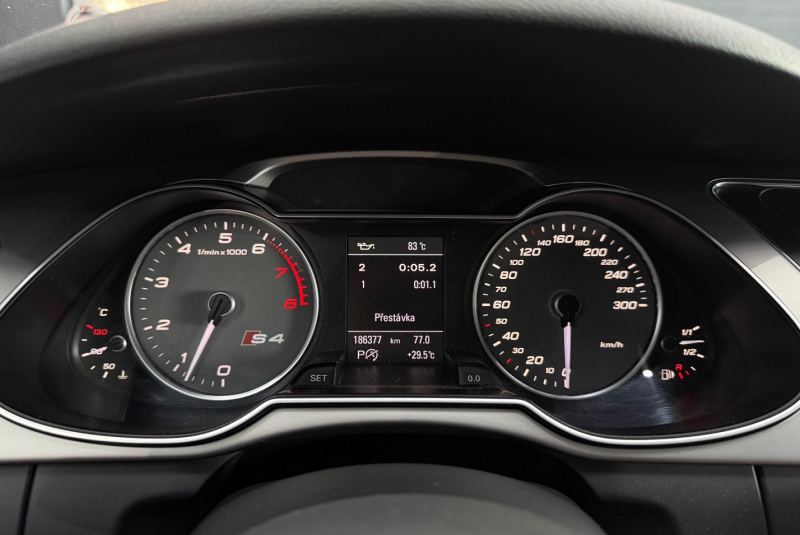  Ponuka vozidiel / Audi S4 Avant 3.0 TFSI QUATTRO AUTOMAT - video