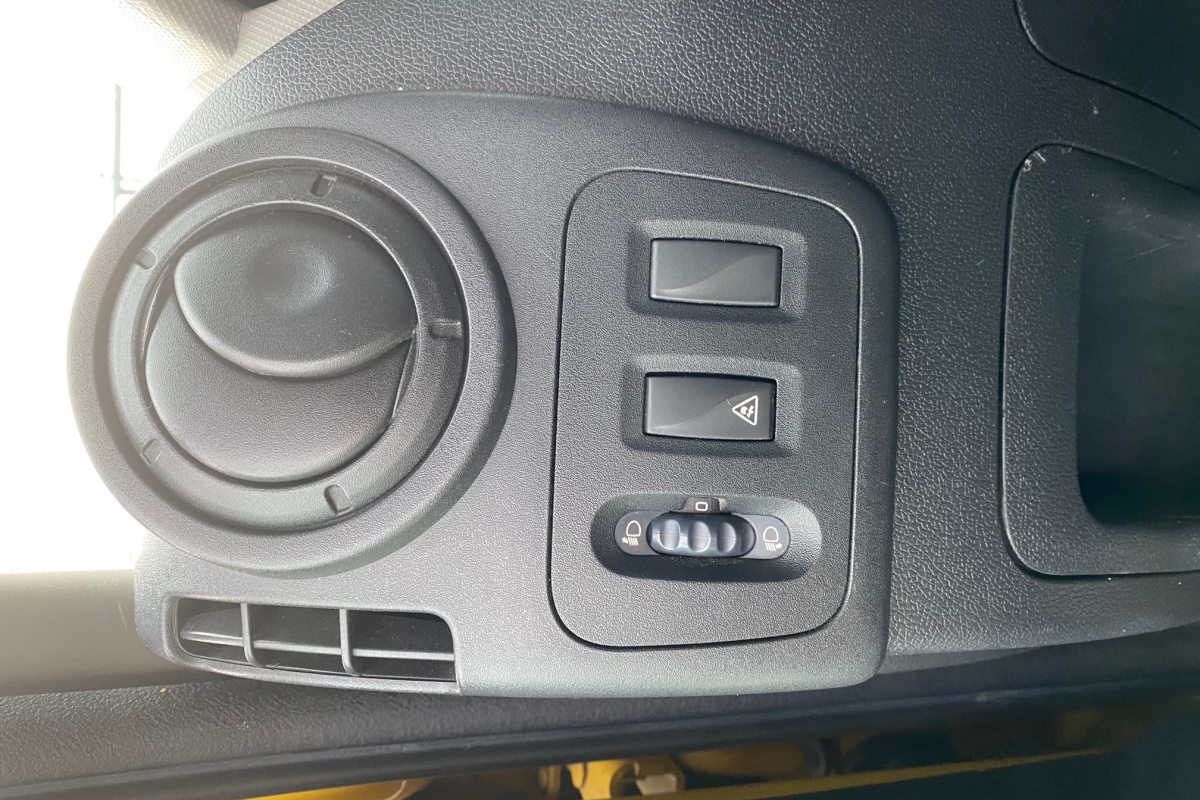 Ponuka vozidiel / Renault Master 2.3 L4H4 - video