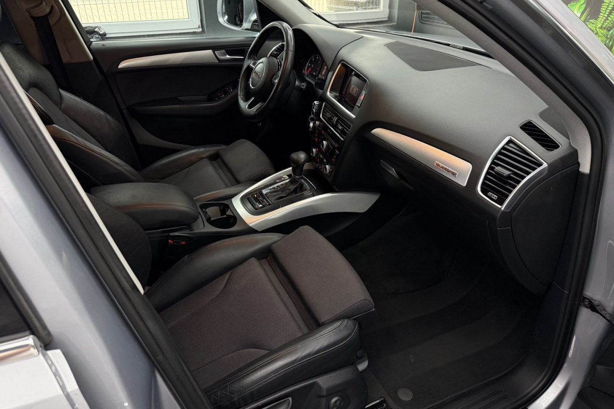 Ponuka vozidiel / Audi Q5 2.0 TDI 190k quattro S tronic Sport - video