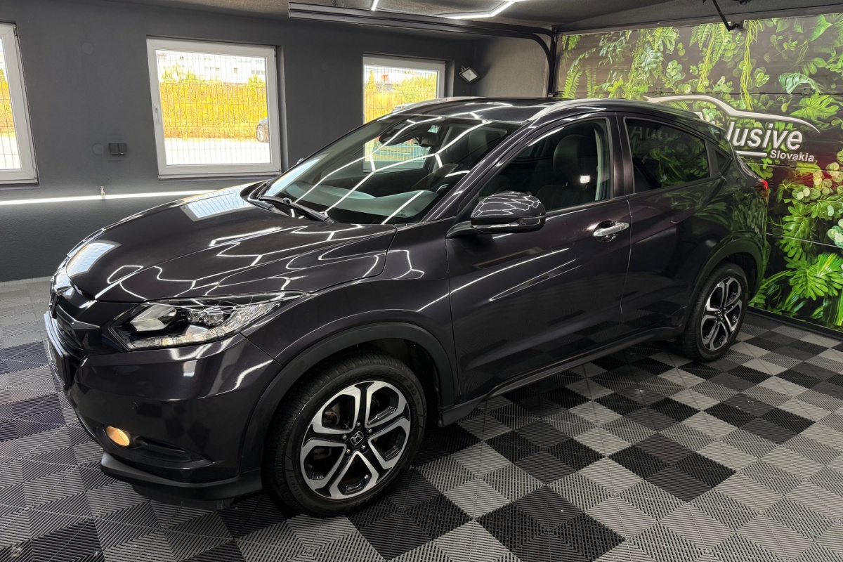 Ponuka vozidiel / Honda HR-V 1.5 i-VTEC Elegance CVT - video