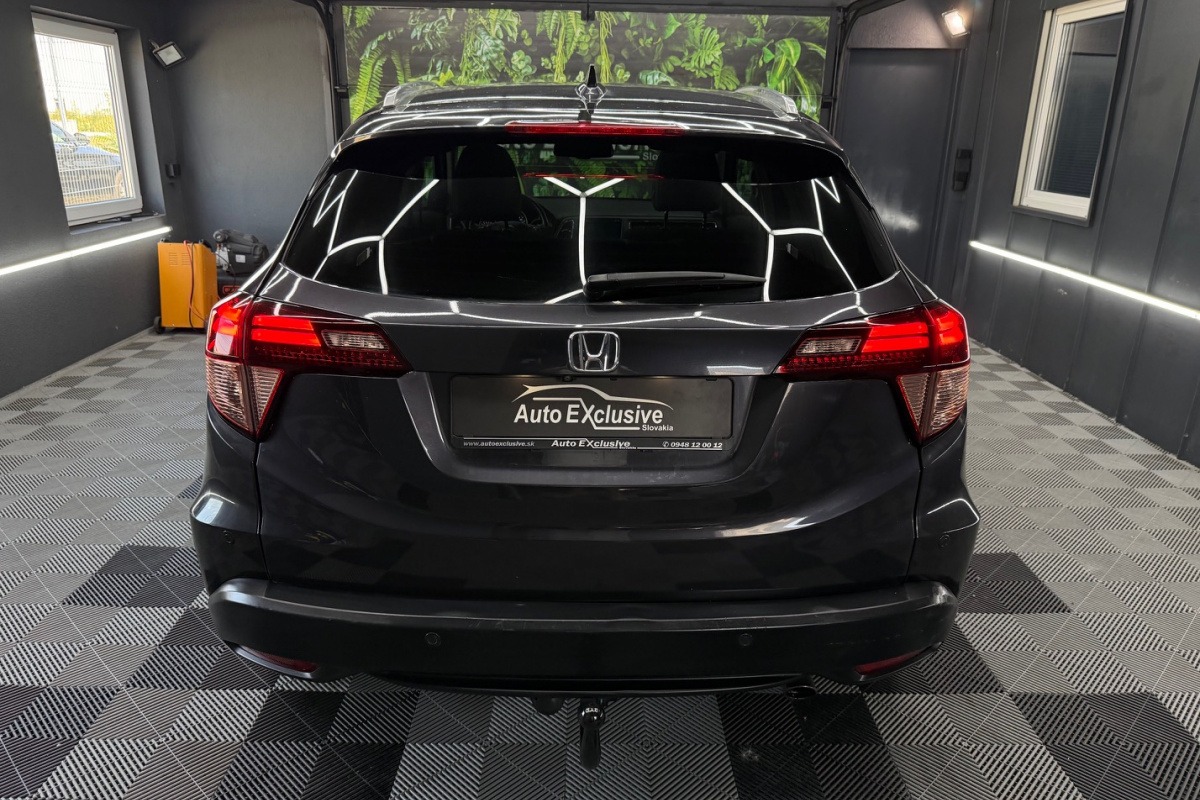Ponuka vozidiel / Honda HR-V 1.5 i-VTEC Elegance CVT - video