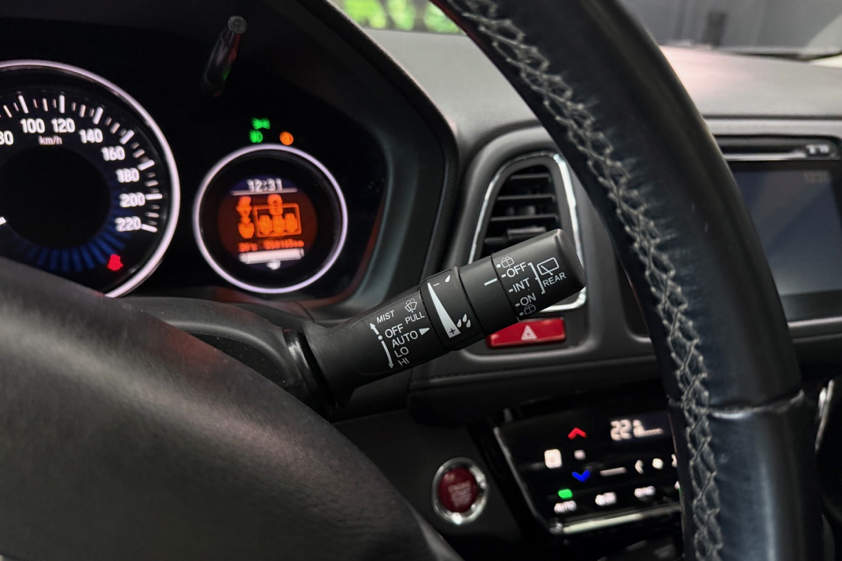 Ponuka vozidiel / Honda HR-V 1.5 i-VTEC Elegance CVT - video