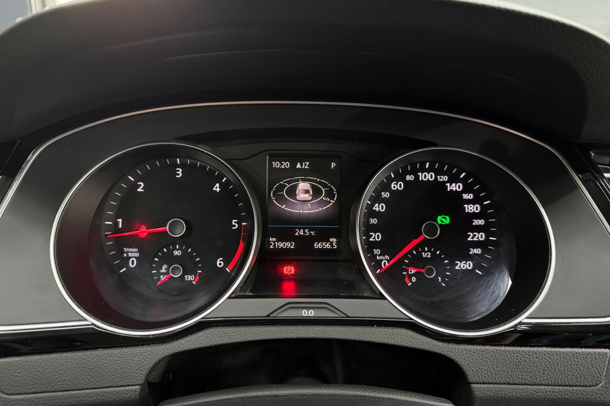 Ponuka vozidiel / Volkswagen Passat Variant 2.0 TDI 190k BMT Highline 4MOTION DSG - video