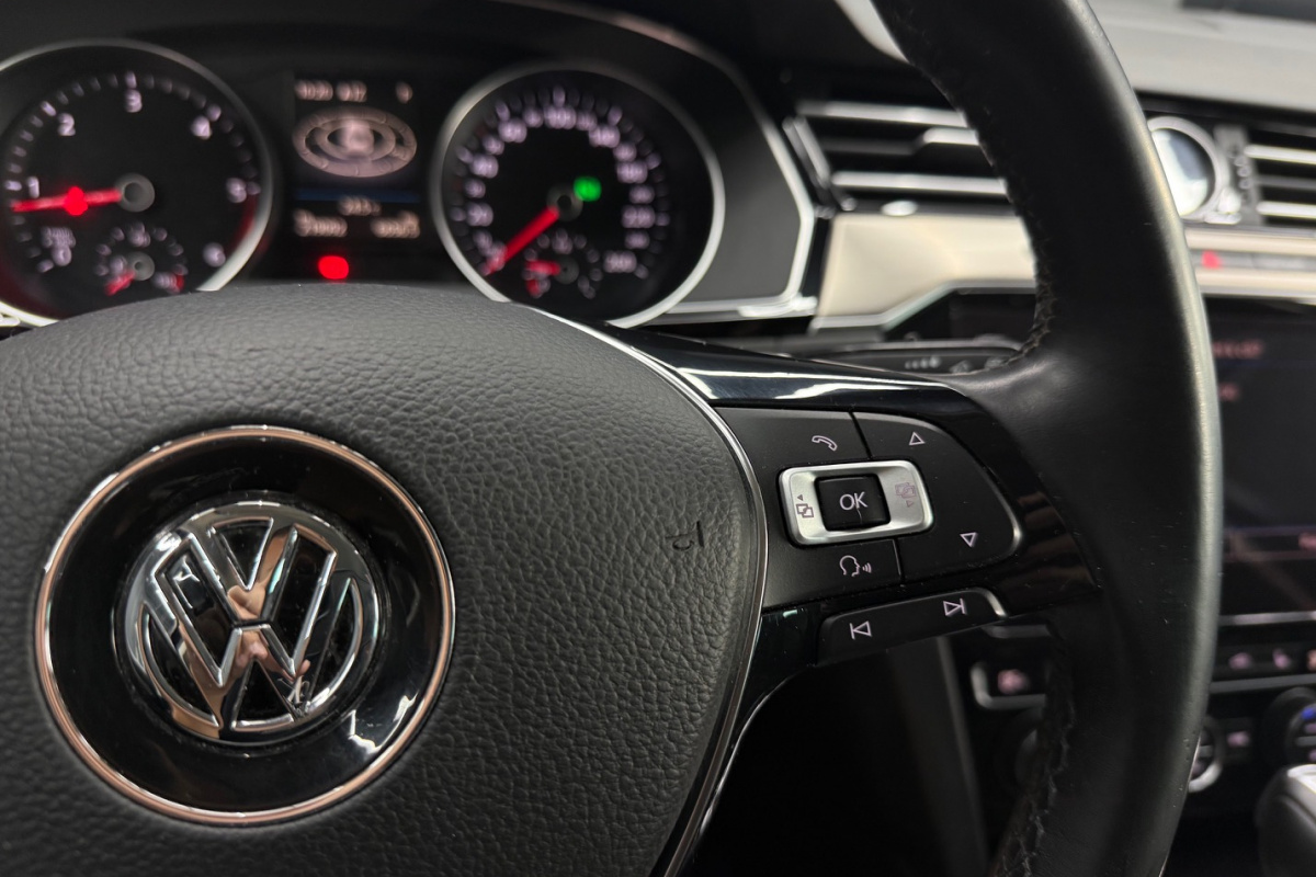 Ponuka vozidiel / Volkswagen Passat Variant 2.0 TDI 190k BMT Highline 4MOTION DSG - video