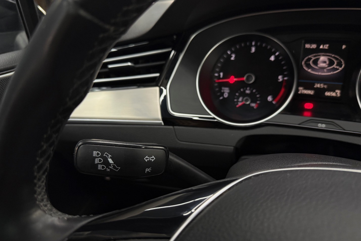 Ponuka vozidiel / Volkswagen Passat Variant 2.0 TDI 190k BMT Highline 4MOTION DSG - video