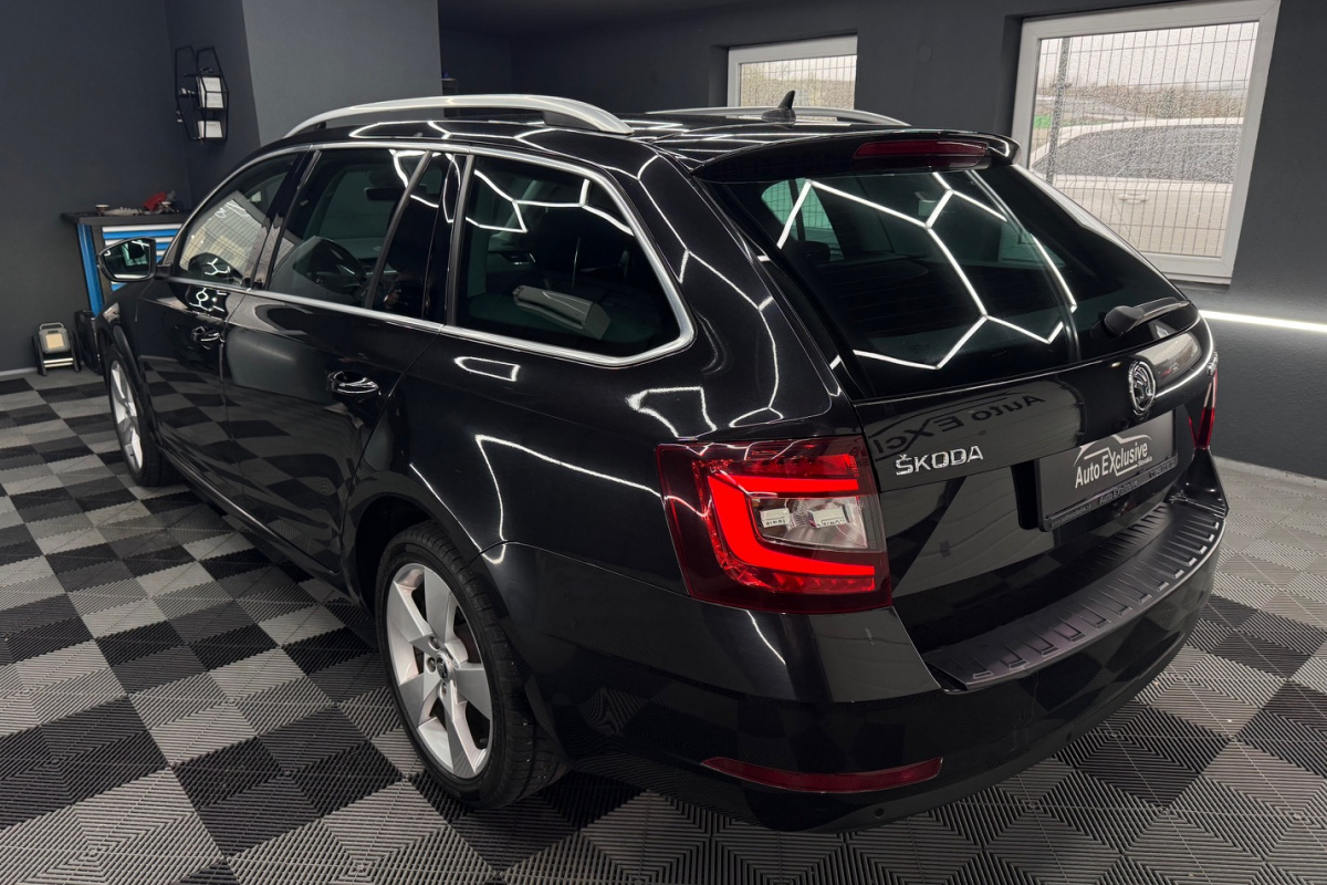 Ponuka vozidiel / Škoda Octavia Combi 2.0 TDI Ambition DSG - video