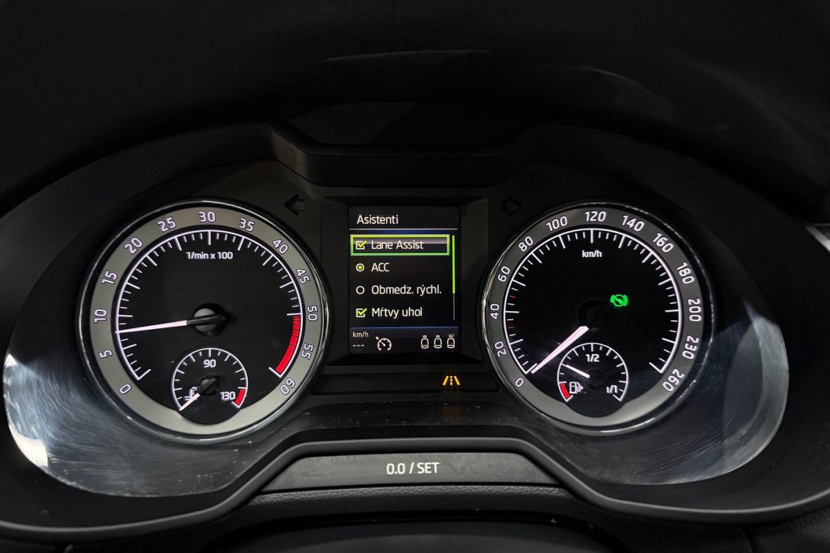 Ponuka vozidiel / Škoda Octavia Combi 2.0 TDI Ambition DSG - video