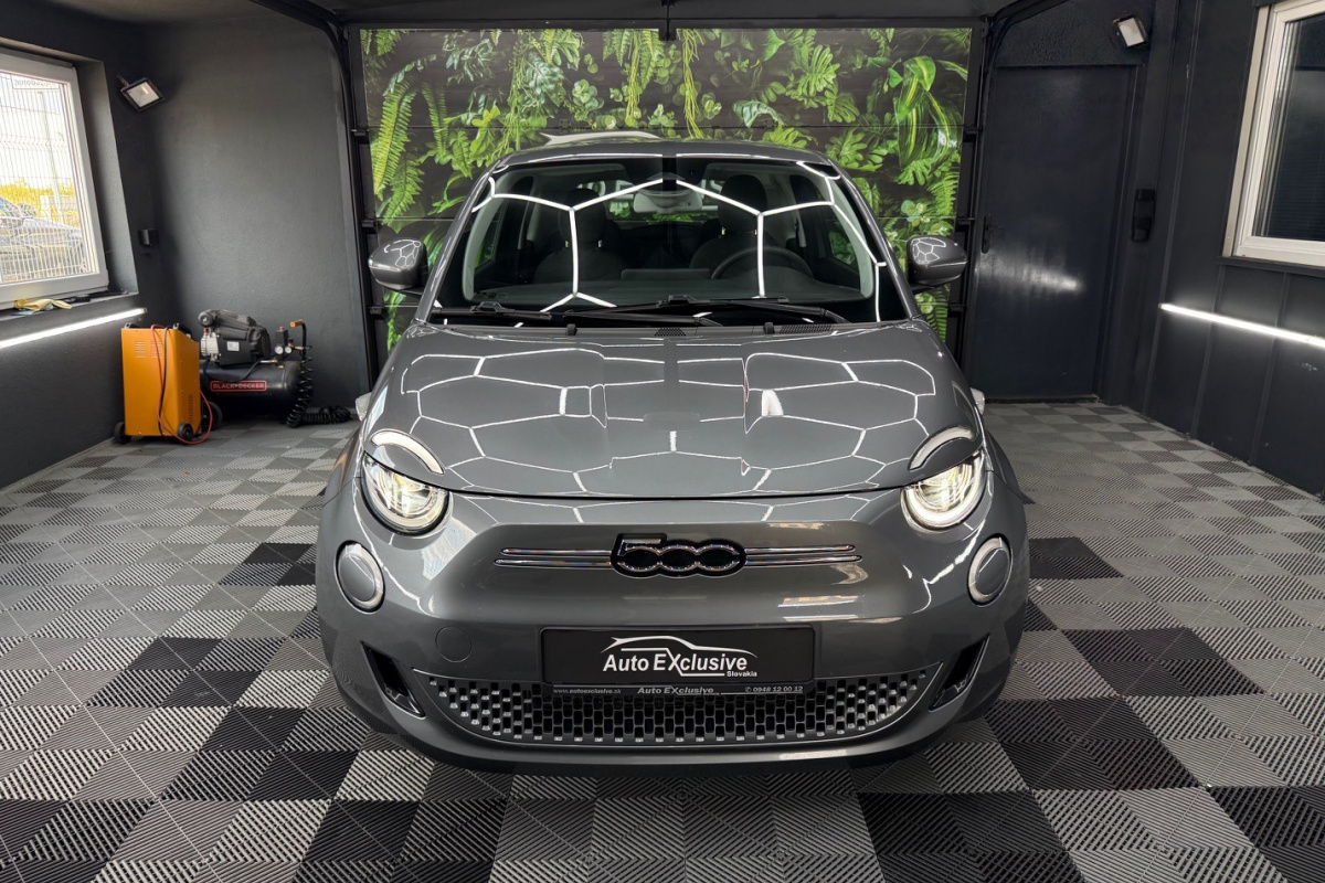 Ponuka vozidiel / Fiat 500e - video