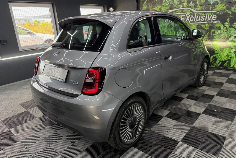  Ponuka vozidiel / Fiat 500e - video