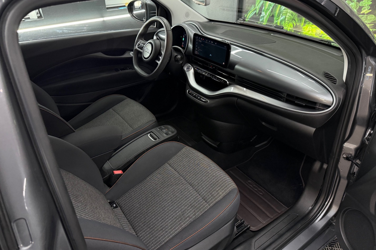 Ponuka vozidiel / Fiat 500e - video