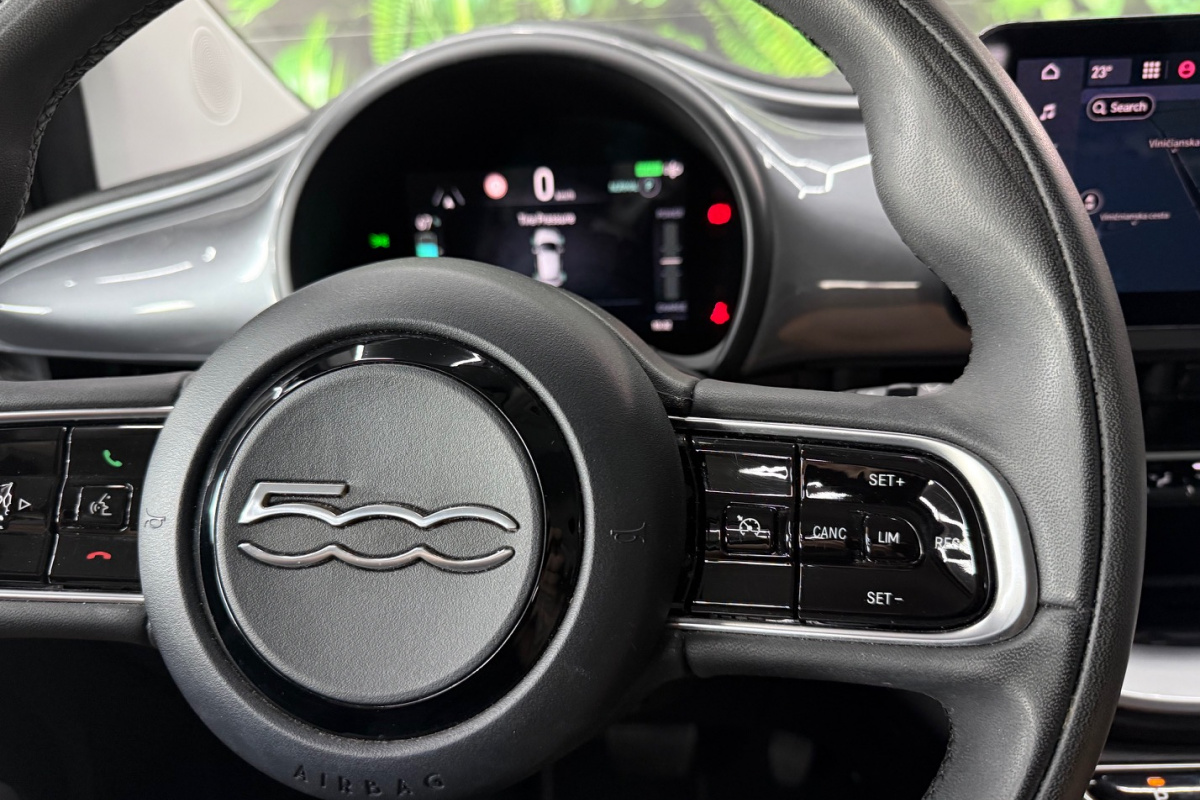 Ponuka vozidiel / Fiat 500e - video Ponuka vozidiel / Fiat 500e - video
