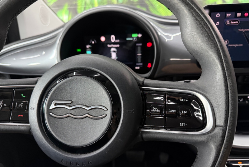  Ponuka vozidiel / Fiat 500e - video