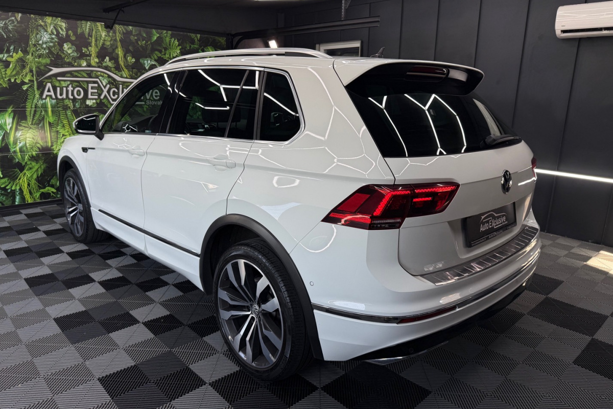 Ponuka vozidiel / Volkswagen Tiguan 2.0 BiTDI SCR BMT 240k 4MOTION HIGHLINE R-LINE DSG - video Ponuka vozidiel / Volkswagen Tiguan 2.0 BiTDI SCR BMT 240k 4MOTION HIGHLINE R-LINE DSG - video