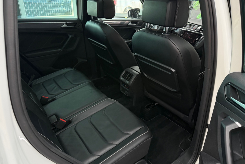 Ponuka vozidiel / Volkswagen Tiguan 2.0 BiTDI SCR BMT 240k 4MOTION HIGHLINE R-LINE DSG - video Ponuka vozidiel / Volkswagen Tiguan 2.0 BiTDI SCR BMT 240k 4MOTION HIGHLINE R-LINE DSG - video