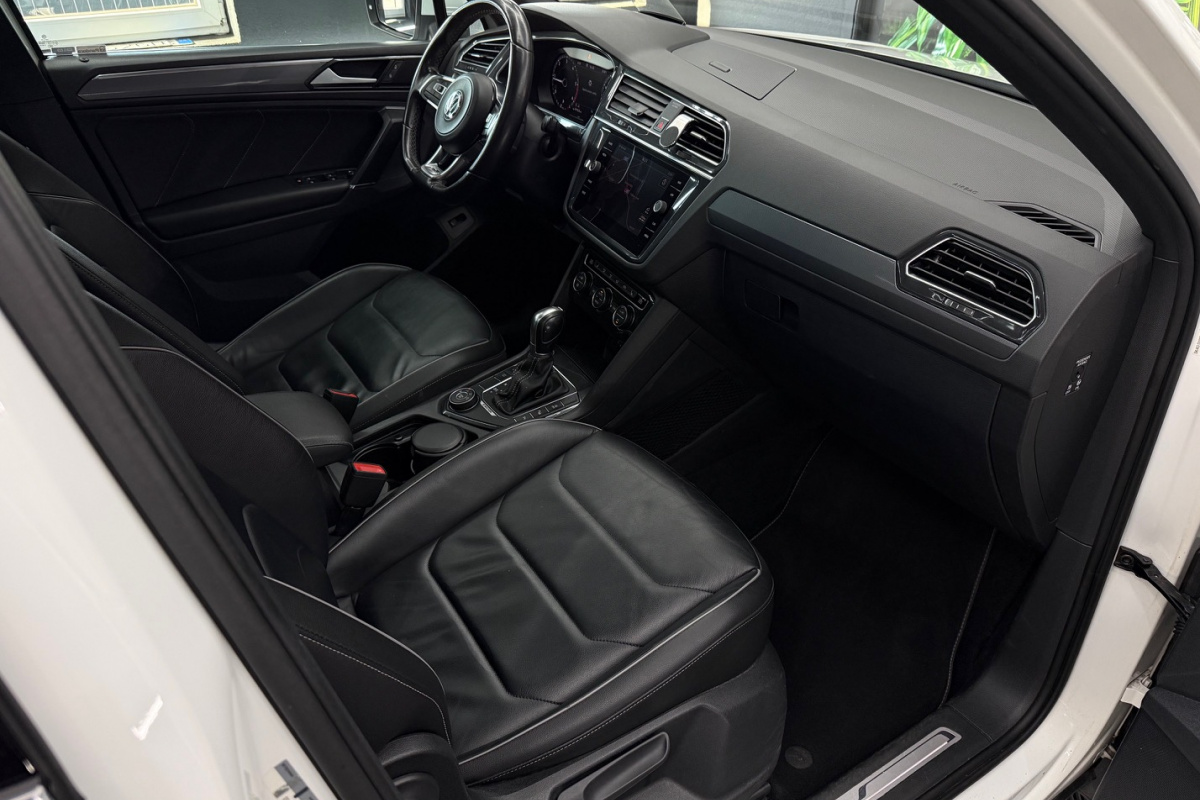 Ponuka vozidiel / Volkswagen Tiguan 2.0 BiTDI SCR BMT 240k 4MOTION HIGHLINE R-LINE DSG - video Ponuka vozidiel / Volkswagen Tiguan 2.0 BiTDI SCR BMT 240k 4MOTION HIGHLINE R-LINE DSG - video