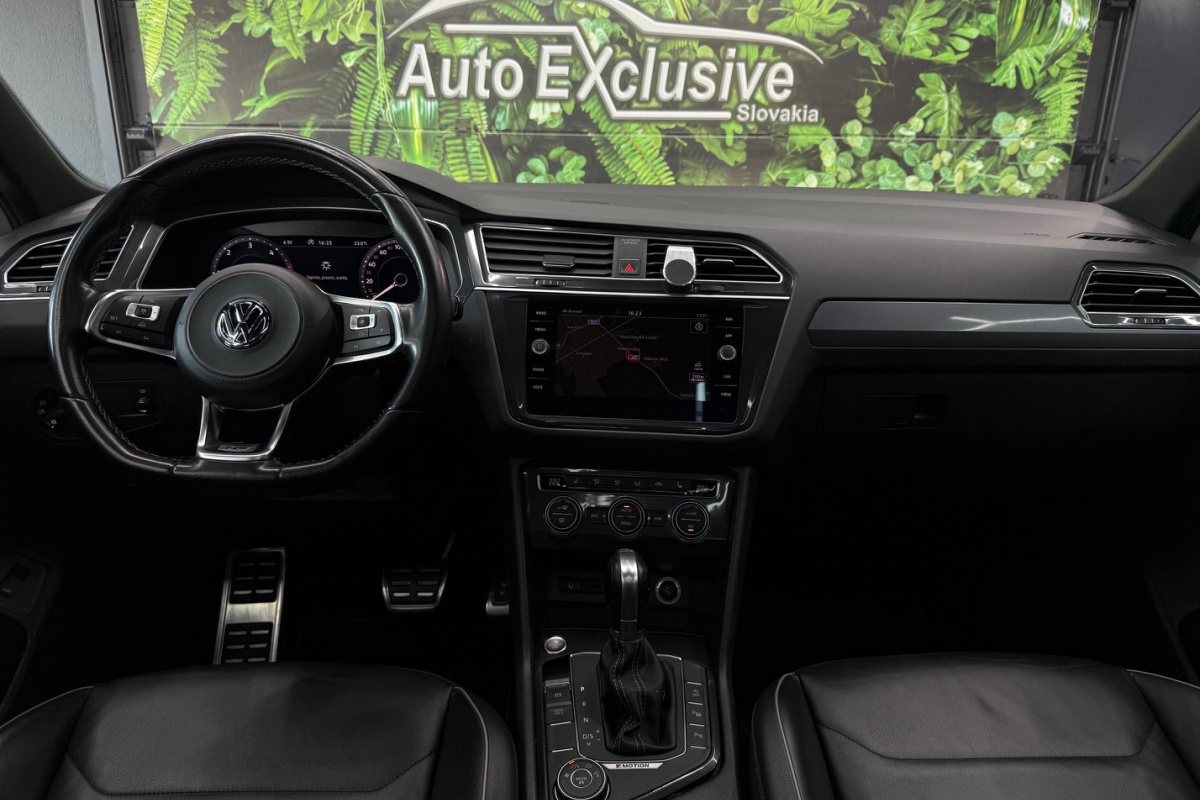Ponuka vozidiel / Volkswagen Tiguan 2.0 BiTDI SCR BMT 240k 4MOTION HIGHLINE R-LINE DSG - video