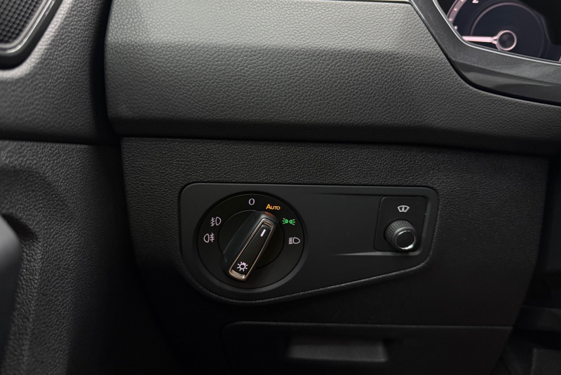 Ponuka vozidiel / Volkswagen Tiguan 2.0 BiTDI SCR BMT 240k 4MOTION HIGHLINE R-LINE DSG - video Ponuka vozidiel / Volkswagen Tiguan 2.0 BiTDI SCR BMT 240k 4MOTION HIGHLINE R-LINE DSG - video