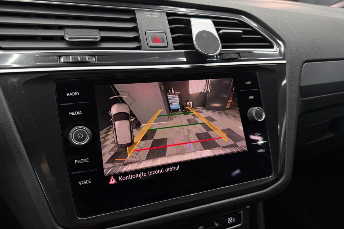 Ponuka vozidiel / Volkswagen Tiguan 2.0 BiTDI SCR BMT 240k 4MOTION HIGHLINE R-LINE DSG - video Ponuka vozidiel / Volkswagen Tiguan 2.0 BiTDI SCR BMT 240k 4MOTION HIGHLINE R-LINE DSG - video