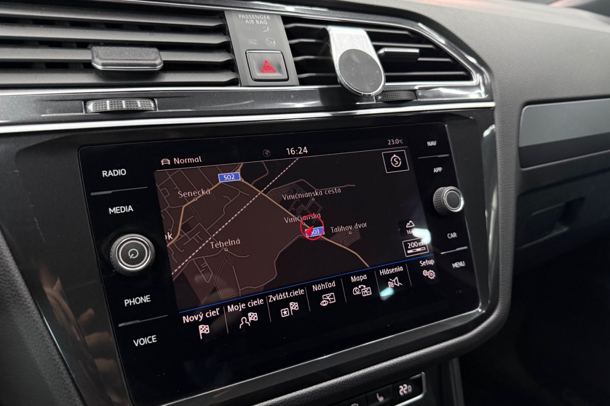 Ponuka vozidiel / Volkswagen Tiguan 2.0 BiTDI SCR BMT 240k 4MOTION HIGHLINE R-LINE DSG - video