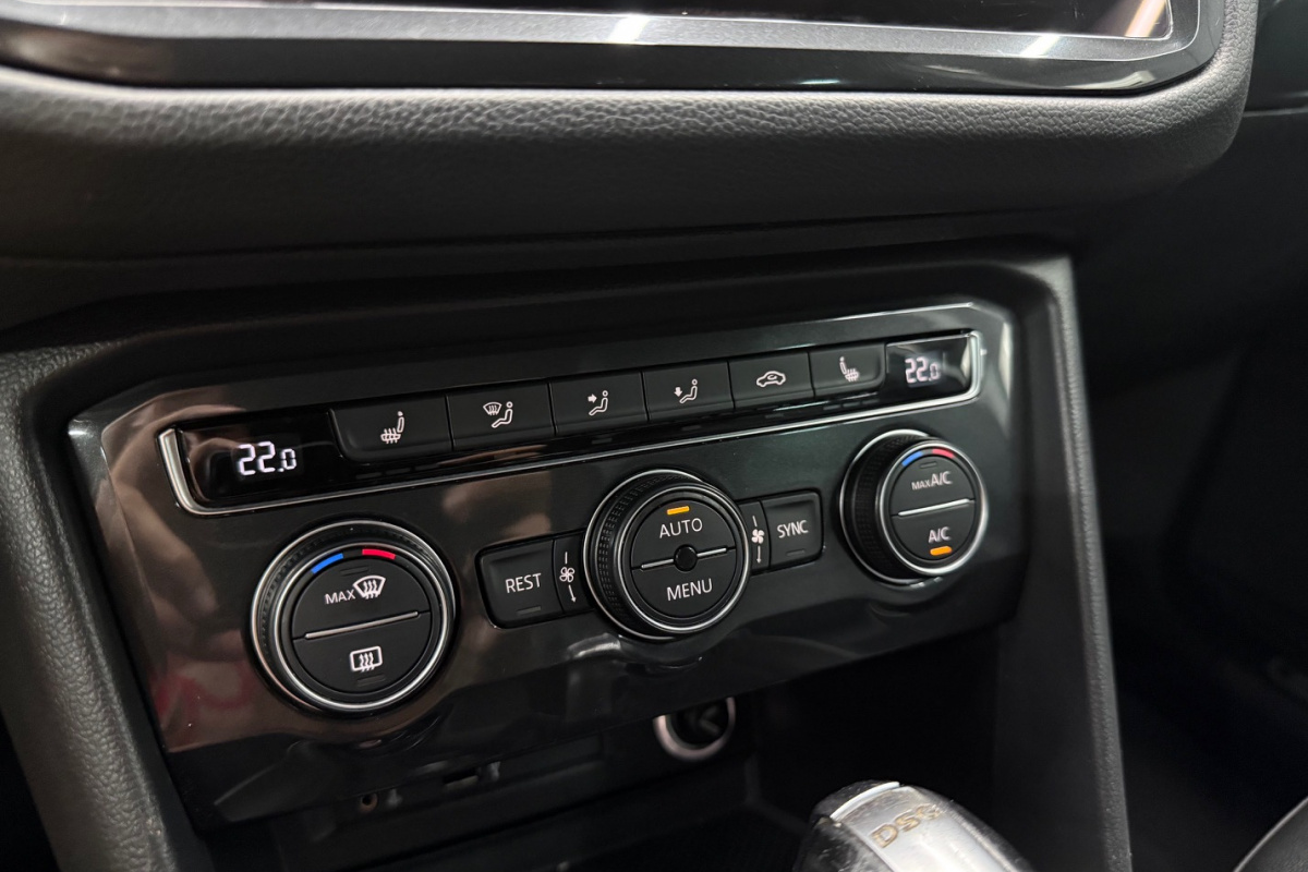 Ponuka vozidiel / Volkswagen Tiguan 2.0 BiTDI SCR BMT 240k 4MOTION HIGHLINE R-LINE DSG - video Ponuka vozidiel / Volkswagen Tiguan 2.0 BiTDI SCR BMT 240k 4MOTION HIGHLINE R-LINE DSG - video