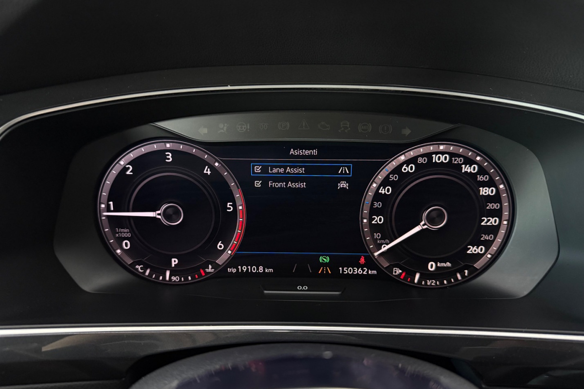 Ponuka vozidiel / Volkswagen Tiguan 2.0 BiTDI SCR BMT 240k 4MOTION HIGHLINE R-LINE DSG - video Ponuka vozidiel / Volkswagen Tiguan 2.0 BiTDI SCR BMT 240k 4MOTION HIGHLINE R-LINE DSG - video