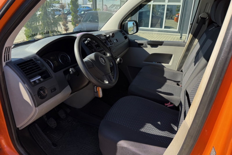  Ponuka vozidiel / Volkswagen T5 Transporter Long 2.0 TDI - video