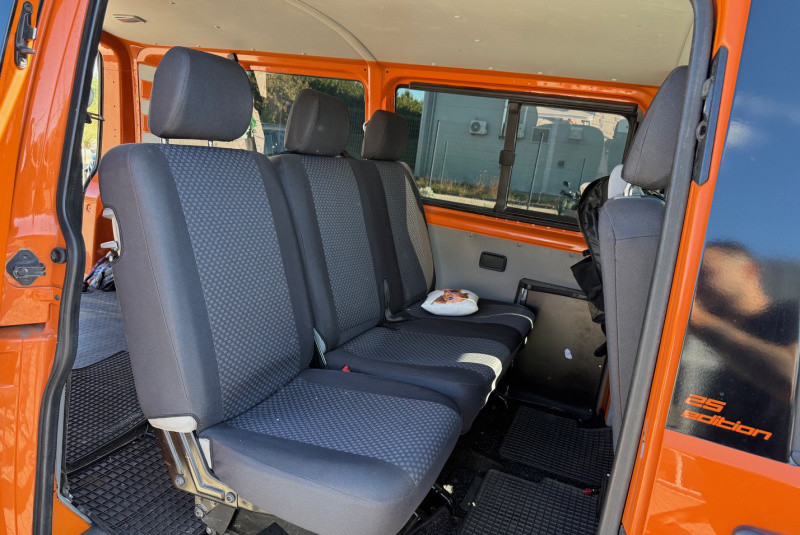  Ponuka vozidiel / Volkswagen T5 Transporter Long 2.0 TDI - video