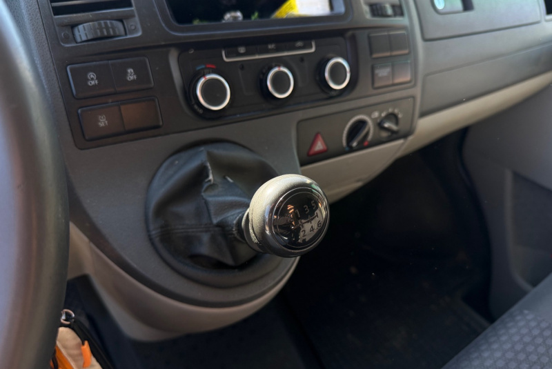  Ponuka vozidiel / Volkswagen T5 Transporter Long 2.0 TDI - video